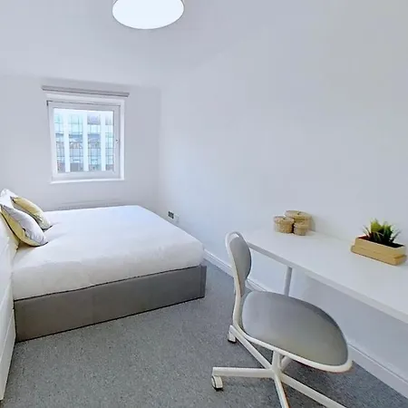 Apartment 3 Bed - Close To Centre, Lgi And Uni Of Leeds Leeds (West Yorkshire)