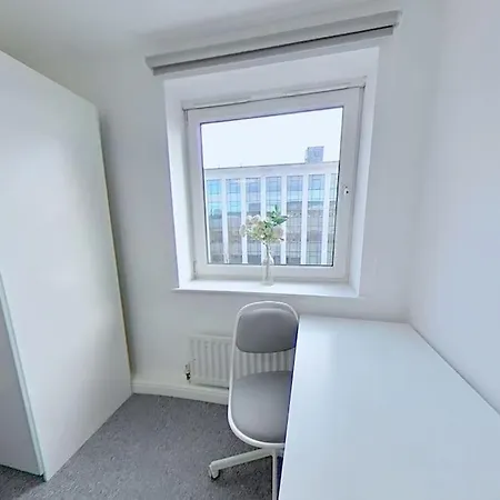 3 Bed - Close To Centre, Lgi And Uni Of Leeds Leeds (West Yorkshire)