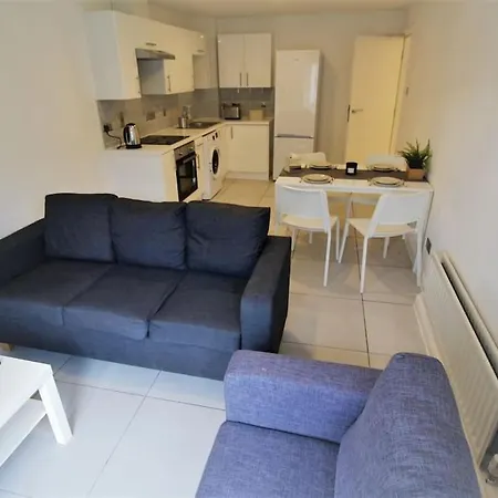 3 Bed - Close To Centre, Lgi And Uni Of Leeds *